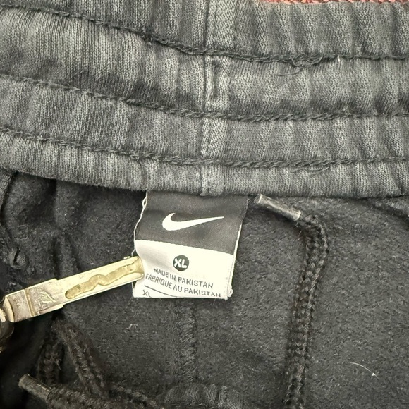 Y2K Nike Black Jogging Pants - Picture 2 of 3